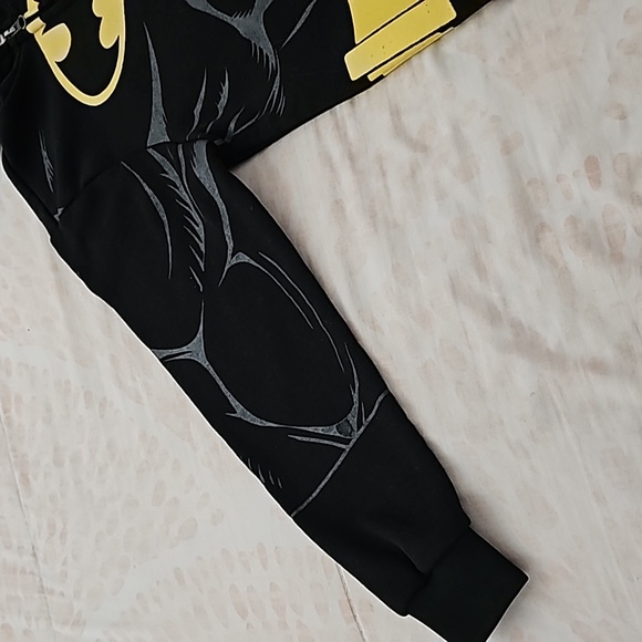 Batman Hooded Jacket and Batman Cap - Picture 3 of 12